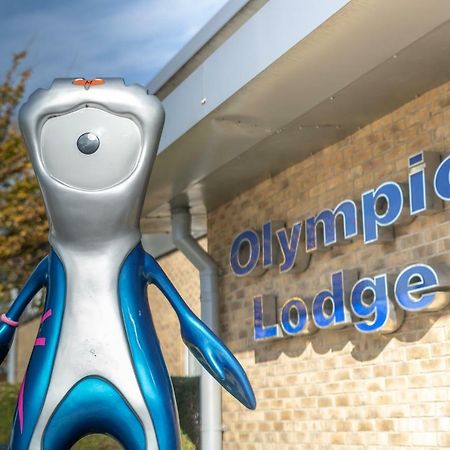 The Olympic Lodge Aylesbury  Exterior foto