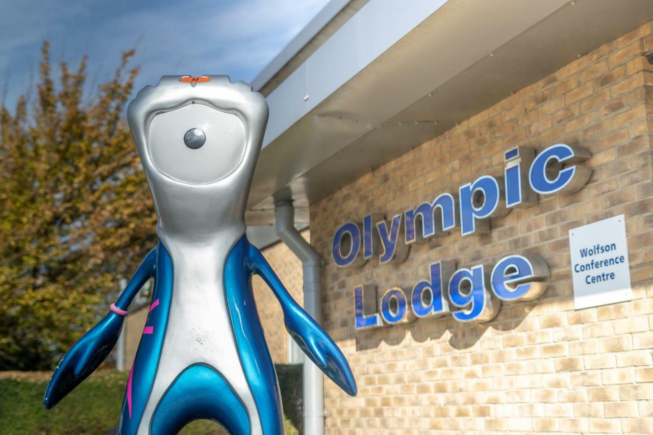 The Olympic Lodge Aylesbury  Exterior foto